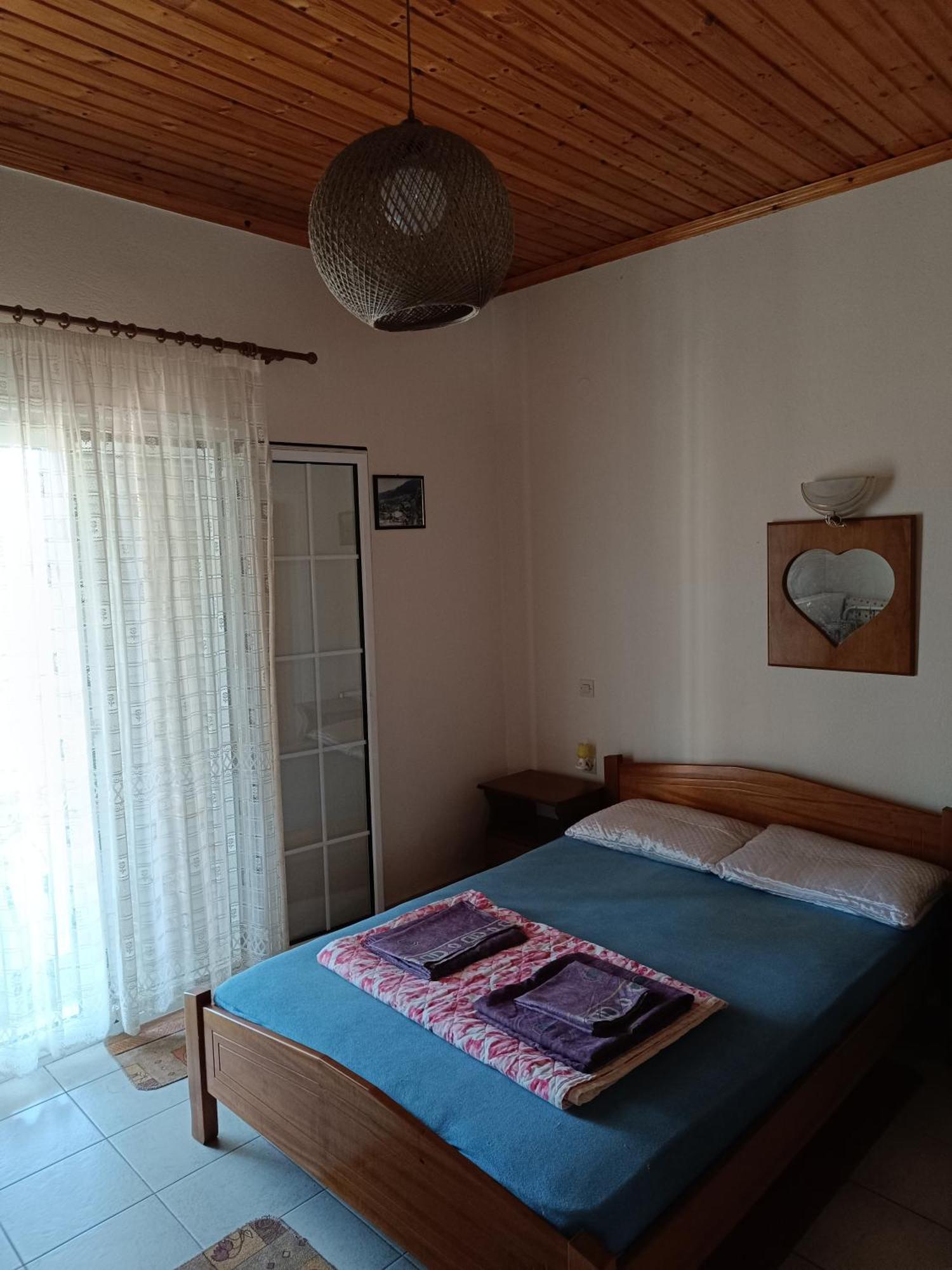 Πανδοχείο Λίμνης Πλαστήρα Hotel Kastania  Luaran gambar