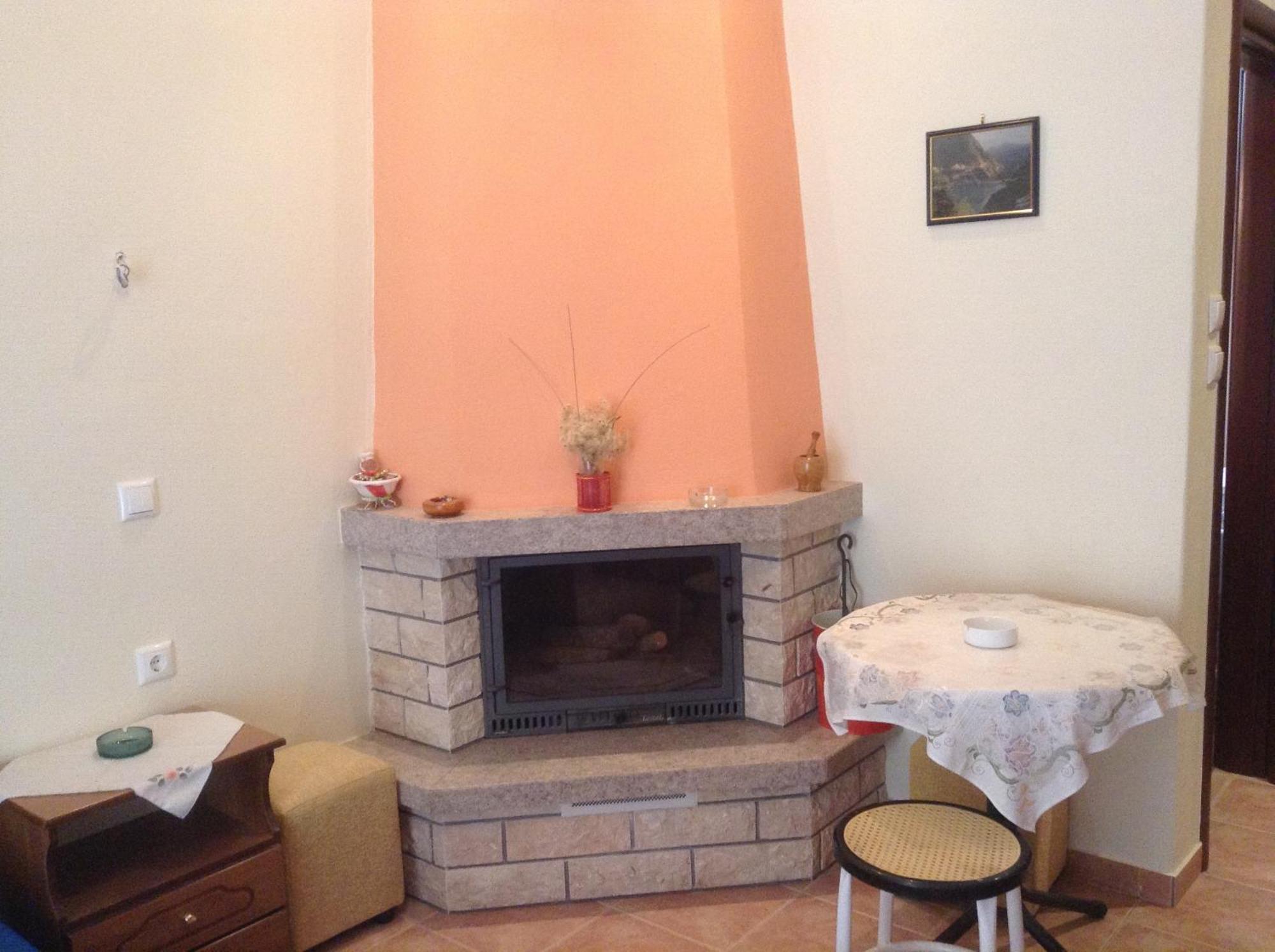 Πανδοχείο Λίμνης Πλαστήρα Hotel Kastania  Luaran gambar