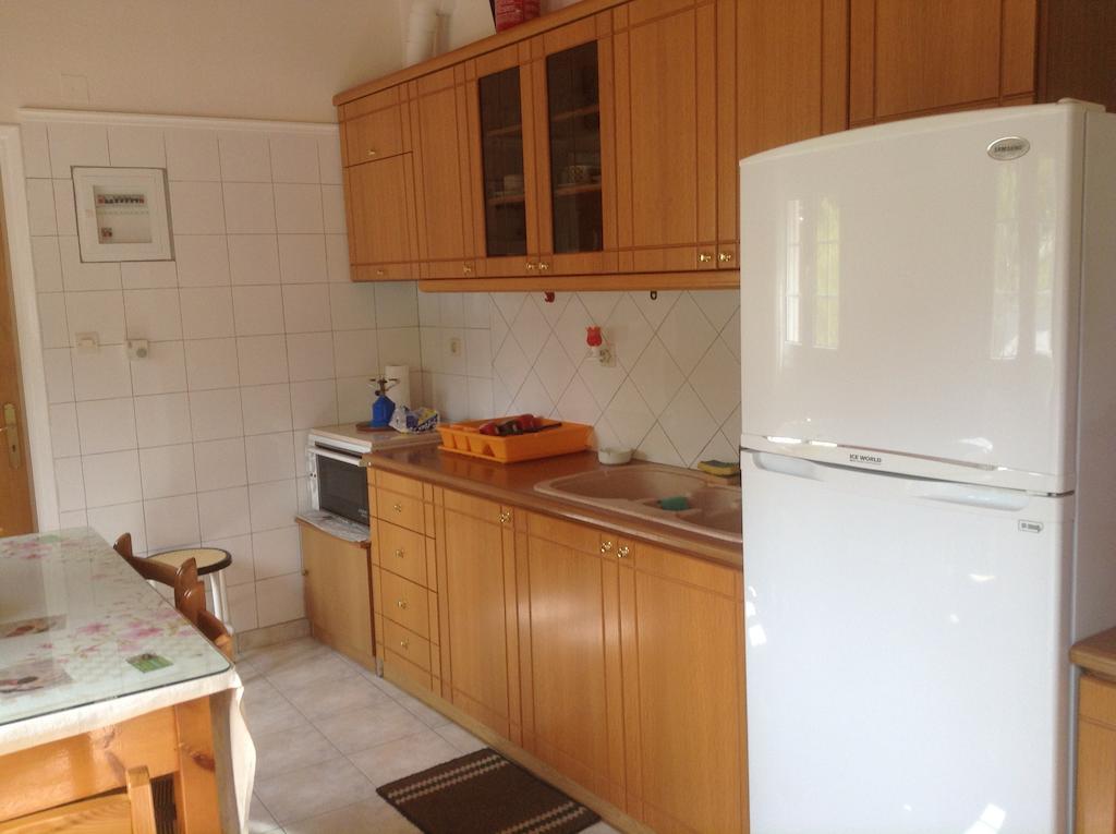Πανδοχείο Λίμνης Πλαστήρα Hotel Kastania  Bilik gambar
